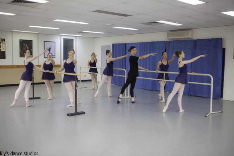 Ballet and Contemporary classes